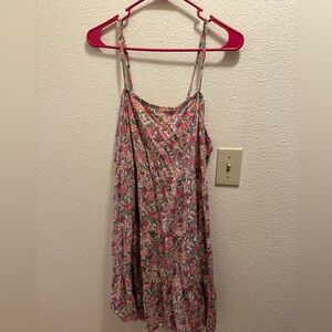 Old Navy Size Large Strappy Summer Dress with pockets!